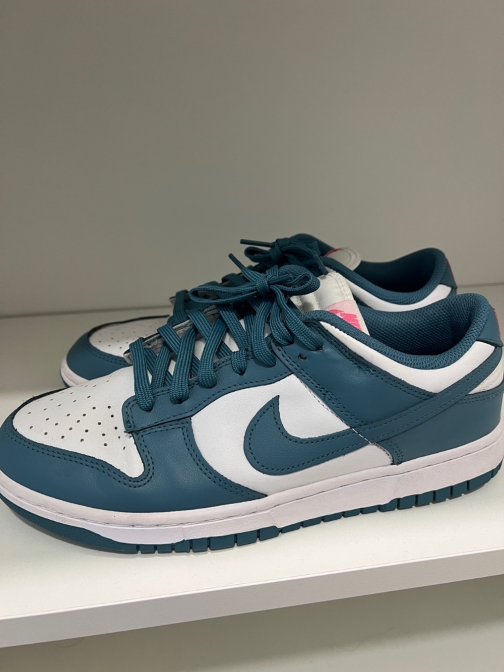 Nike Kids Low-Top Sneakers in Teal and White